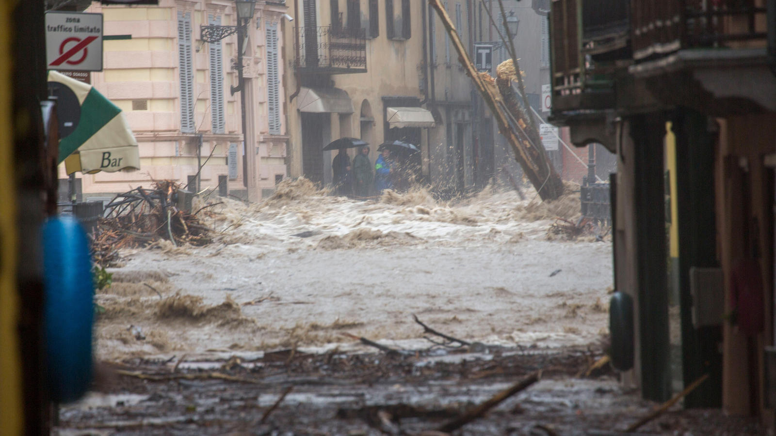 Unwetter in Italien Heftige Regenfälle bringen 580 Liter auf den