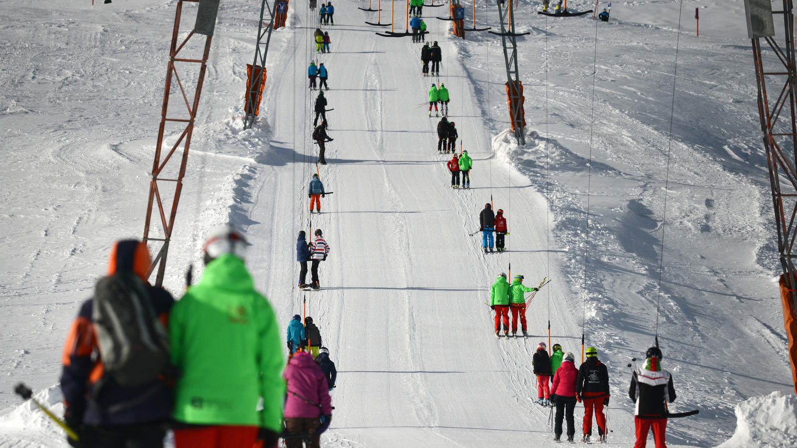 Skigebiete wetteifern um Touristen - Aufrüsten in den Alpen Die Skigebiete in den Alpen rüsten auf.