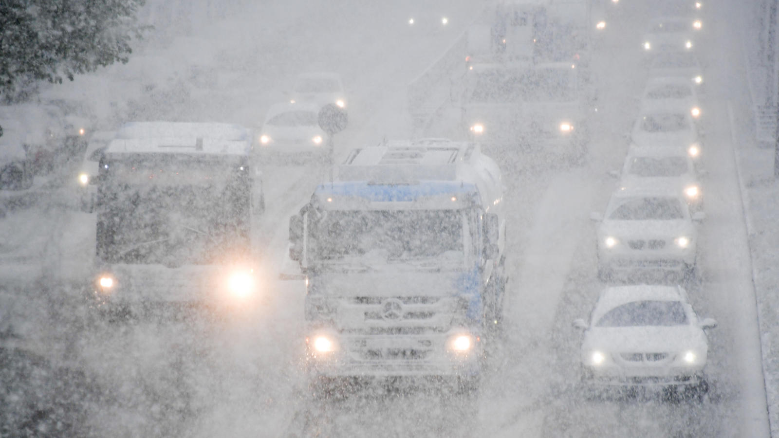 Das ist Winter statt Frühling Wintereinbruch im April