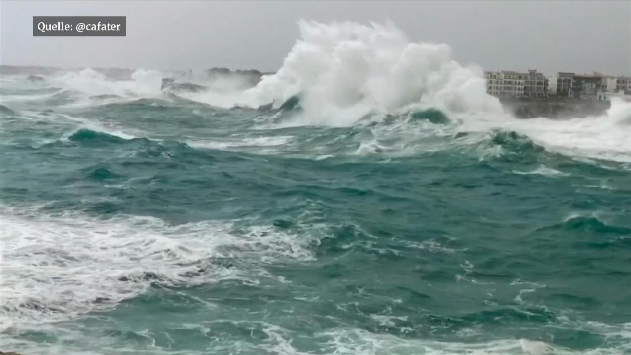 Sturmtief Gloria Monsterwellen treffen Mallorca wetter.de