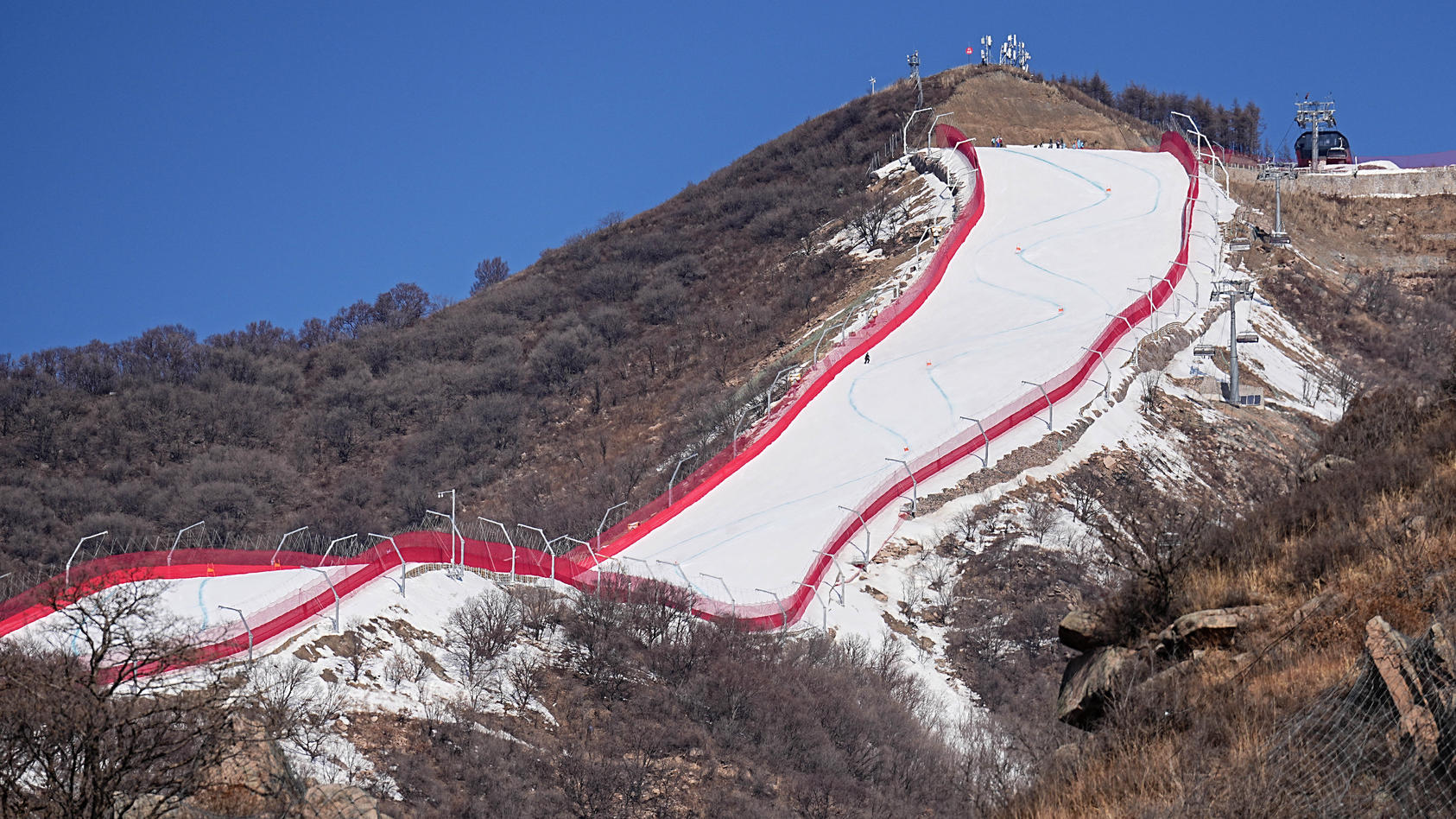 Schnee wirbelt Olympia in Peking durcheinander – Absagen-Flut am Sonntag