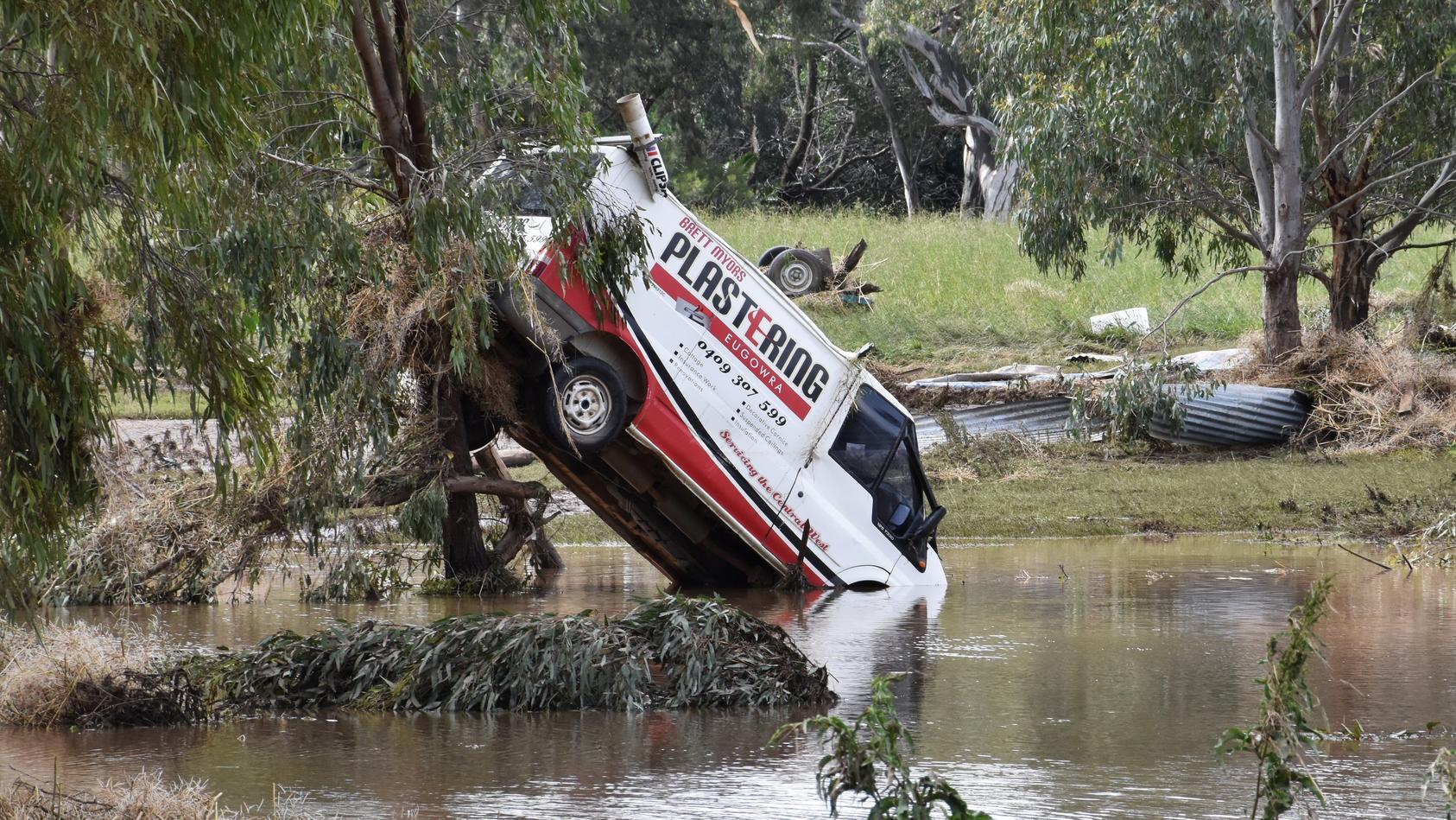 Hochwasser In Australien Massive Unwetter Mit Starkregen Sorgen F R
