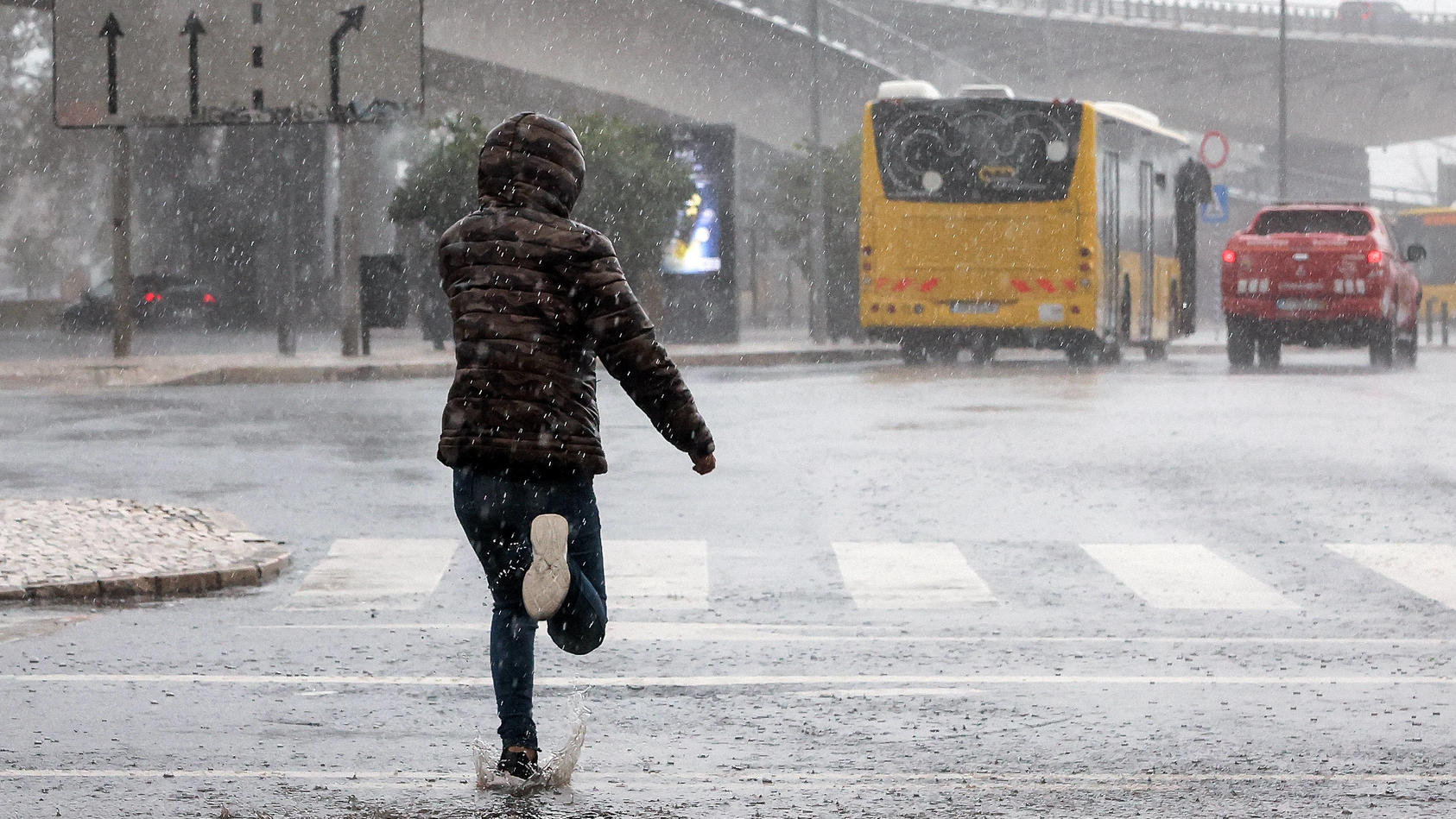 Regen Und Unwetter Biscaya Tiefs Bringen Krasse Regenmengen Nach