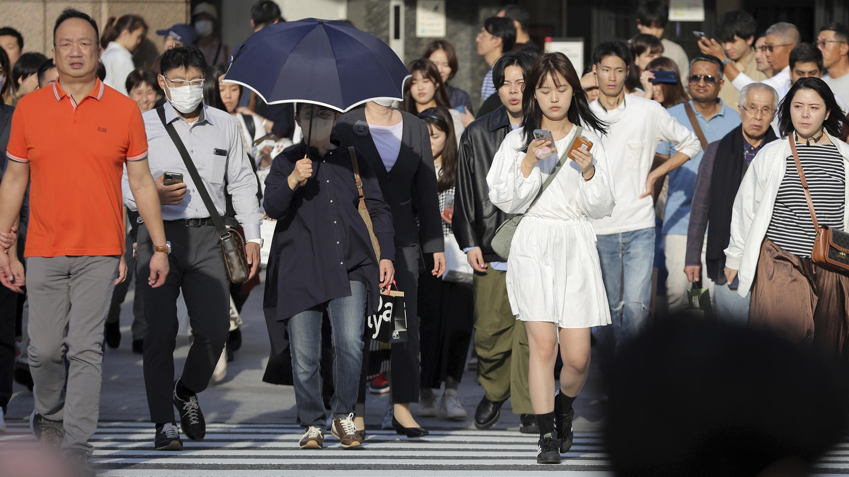 暑さの被害 – 夏は記録的なレベルで冬を上回る – 日本は寒い季節に向けて汗をかく