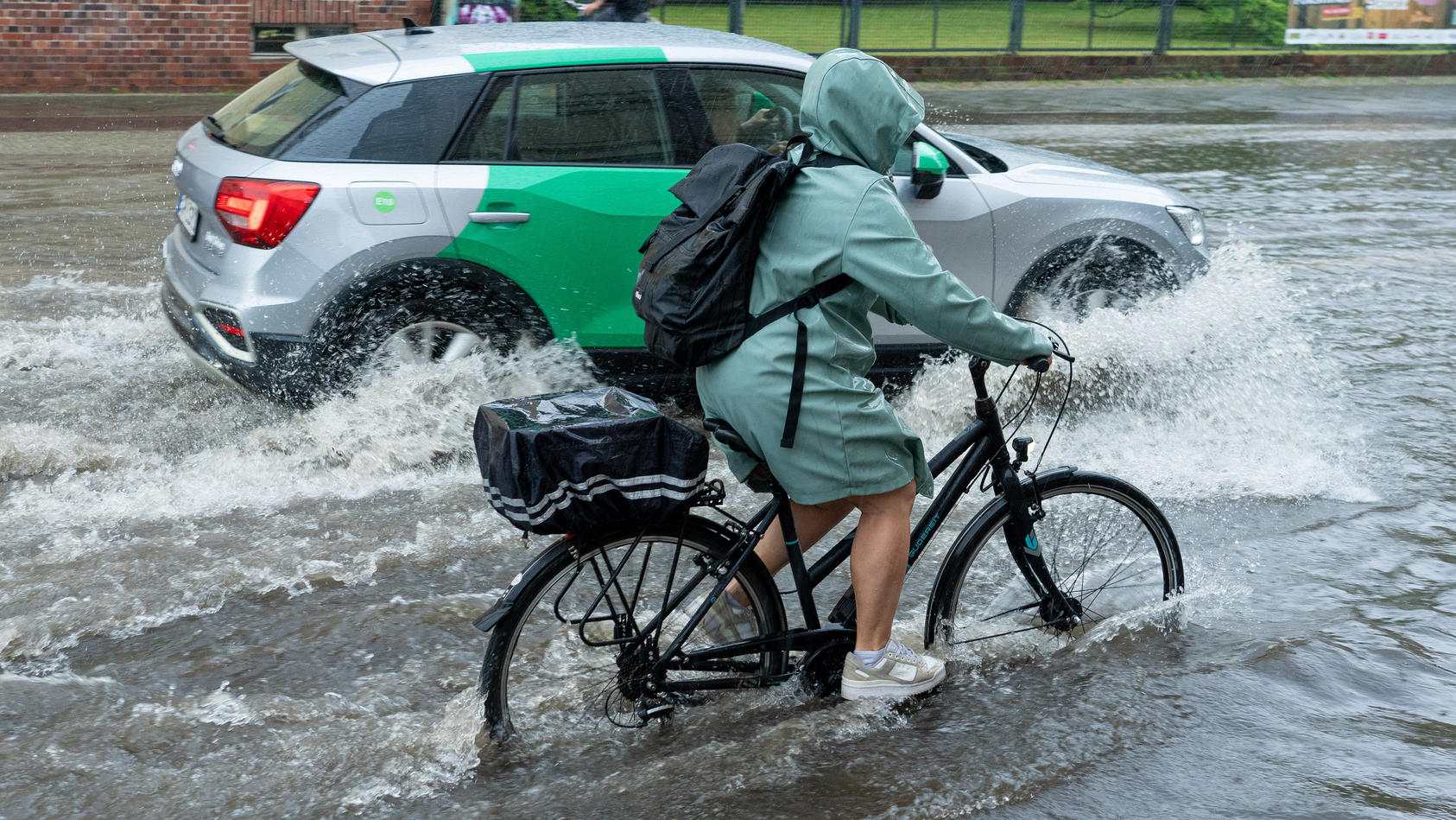 Unwetter: Die Serie Von Gewittern Mit Der Gefahr Von Starkregen, Hagel ...