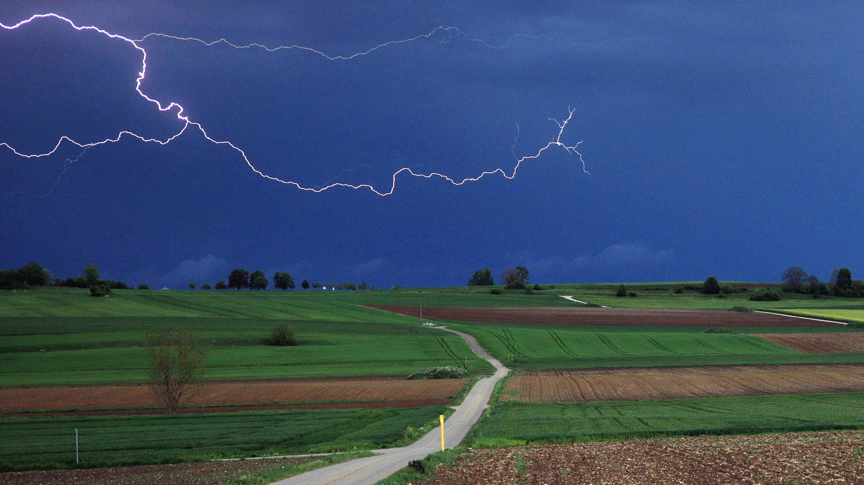 Unwetterwarnung Europa Schwere Gewitter Mit Starkregen Hagel