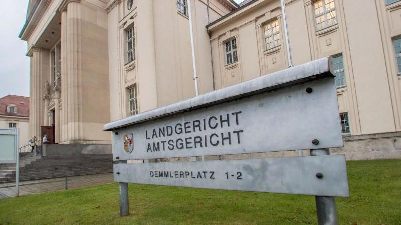 Landgericht Schwerin: Unternehmensberaterin weist Stasi-Verdacht zurück - Wetter.de