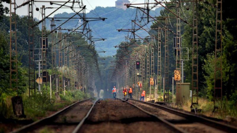 Oberhausen: Ausbau der Betuwe-Bahnstrecke in Nordrhein-Westfalen hat ... - Wetter.de